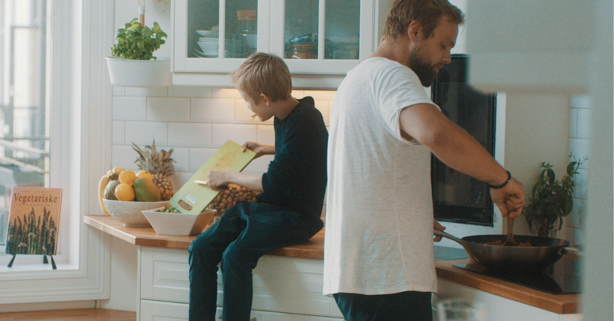 Slik får du barna til å hjelpe til hjemme