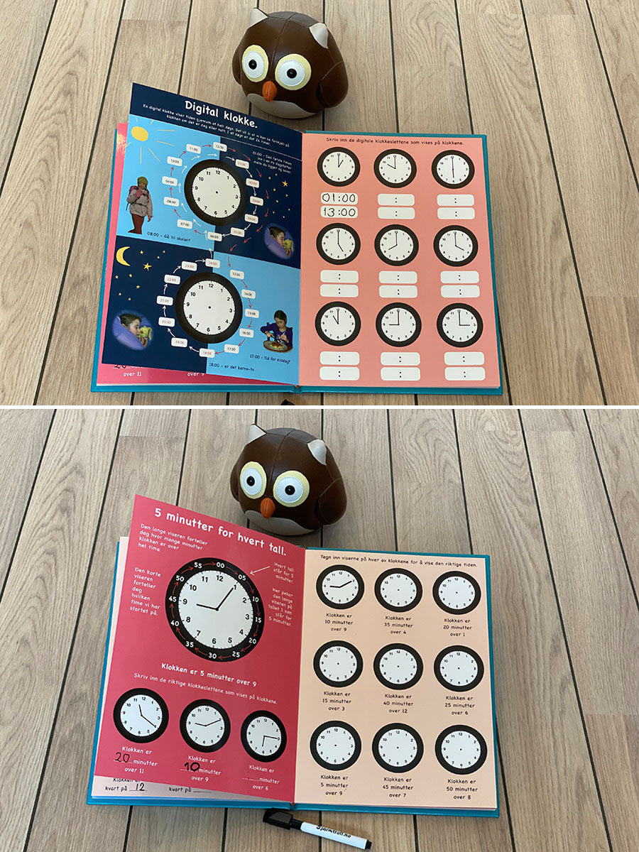 to nærbilder av klokkeboken oppslått på sider som viser døgn og 5 minutter. En oppgavebok som barnet kan øve om og om igjen. Skiv og tørk bort. Enkel læring. God kvalitet.