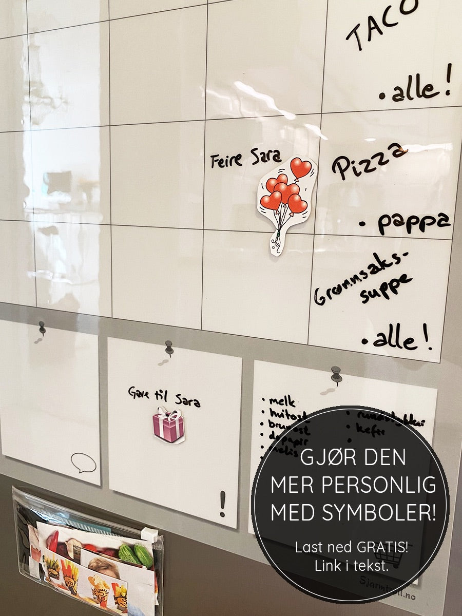 Ukeplan som er pyntet med symboler og magneter som gjør det lettere for barna å forstå.