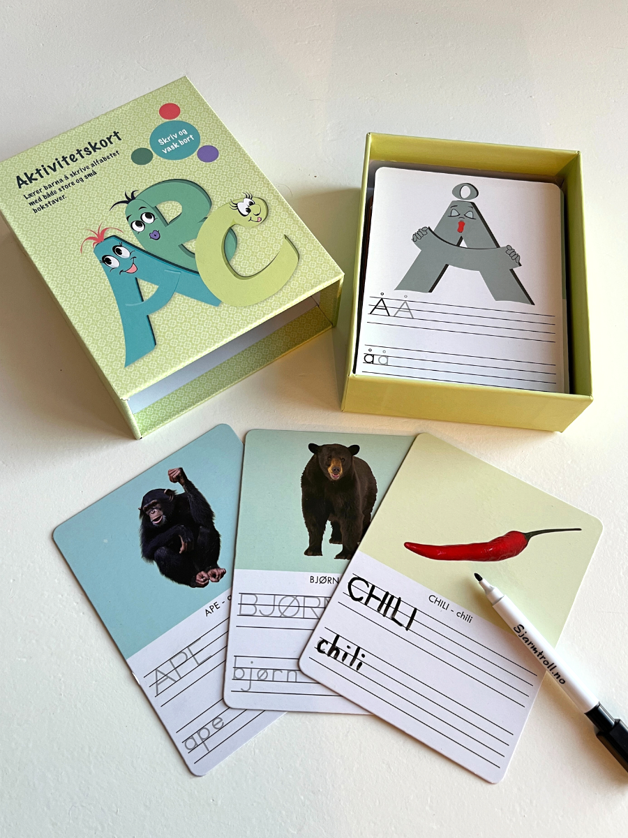 Barnas oppgavekort med bokstaver