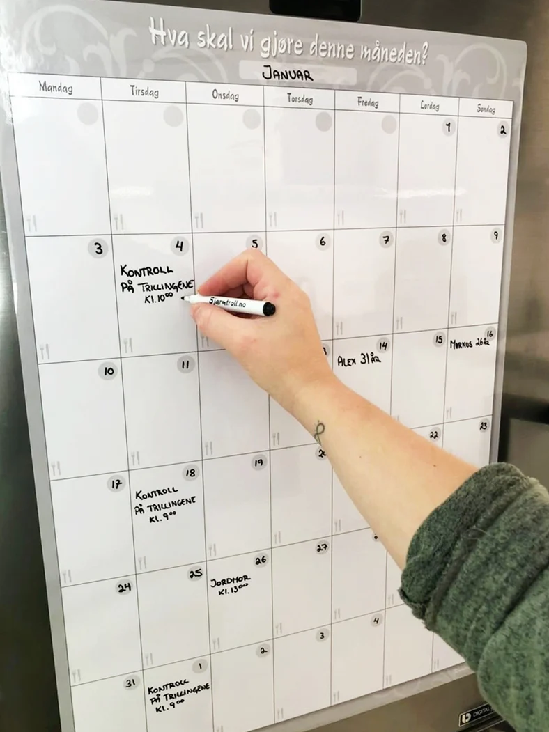 Månedsplan - Familieplanlegger til vegg og kjøleskap