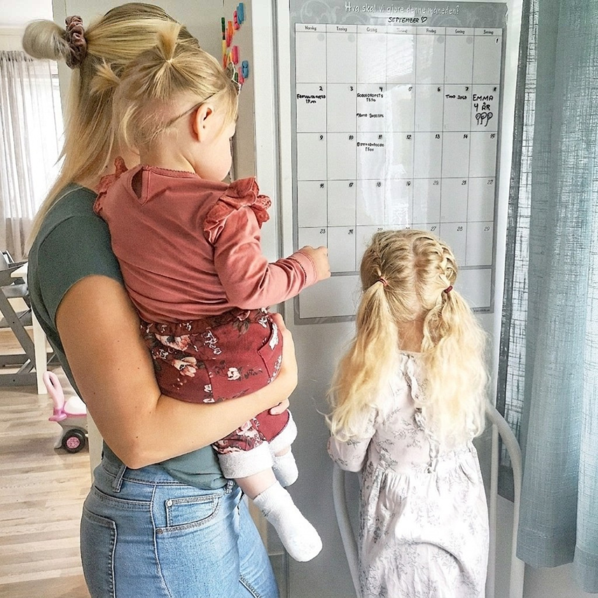 Månedsplan - Familieplanlegger til vegg og kjøleskap