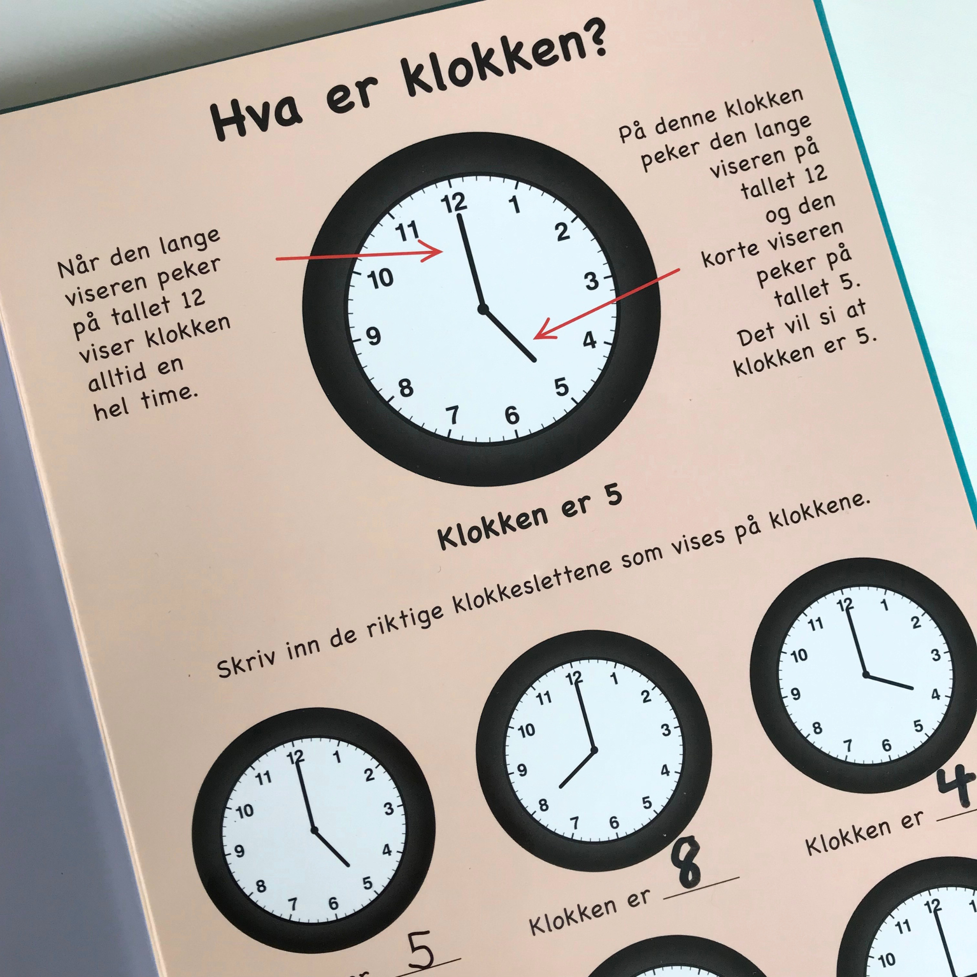 Klokkebok for barn - Lær digital og analog klokke